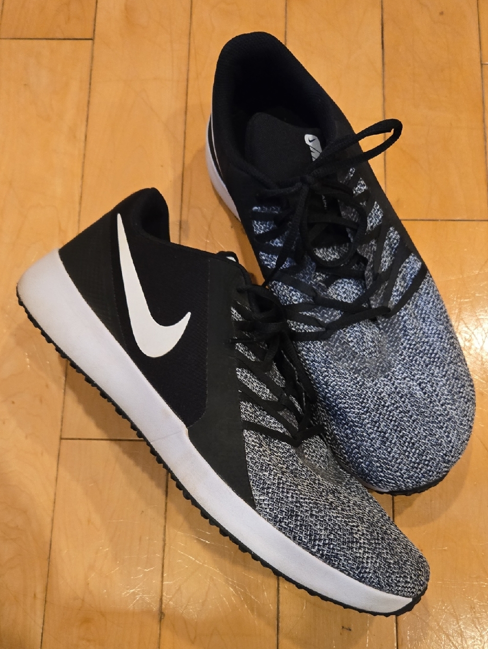 Nike Men’s Black Training Athletic Running Shoes